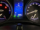 視認性に優れたメーターを採用しており、走行中でも車速や情報が分かりやすく表示されます。運転時の視線移動をむりのない範囲に抑え、快適で安心感のあるドライブをサポートします。