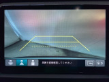 バックでの車庫入れも安心です! リアカメラが付いているバックモニター付のナビディスプレー装備しております。バンパーについているソナーや、操作線もついており距離感も画面から確認できます。