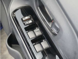 ◆パワーウィンドウスイッチ◆運転席から全席の窓の開閉操作を行うことが出来いつでも換気ができます!