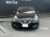 メッキモールで表現するVモーショングリルが日産のEV先進性を表現します