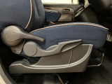運転席にはシートリフターも付いていますよ♪