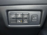 【パーキングセンサー】障害物などが車両に近づいた際に、音と画面表示にてお知らせしてくれます。警告音も段階的に鳴ってくれるので、どのくらいの近さなのか感覚的に察知することが出来ます♪