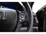 Hondaセンシングの機能のひとつ、アダプティブクルーズコントロール付!アクセルから足を離しても設定したスピードと前車との車間を保ち走行してくれます!車線維持もアシスト☆高速道路で疲労軽減ですね☆