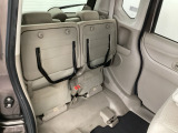 リアシート座面を持ち上げると、背の高い荷物を積むのに便利なトールモードに変身します!多彩なシートアレンジで使い勝手良好!