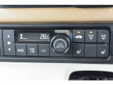 オートエアコンのお車ですので室内の温度をスムーズに調整してくれます♪