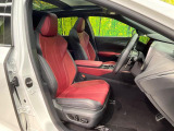 運転席シート廻りは使用感も少なく、良好な状態となっています。丁寧に使われていたことがよくわかりますね。