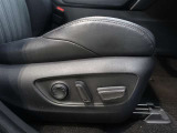 パワーシート搭載しております!微妙な調整が手軽にでき、ピッタリのポジションで運転することが可能です♪