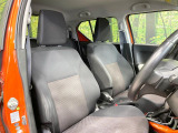 運転席シート廻りは使用感も少なく、良好な状態となっています。前オーナー様が丁寧に使っていたことがよくわかりますね。
