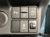 運転席脇のクラスタースイッチ部分にはパーキングセンサー、アイドリングストップOFF、その他走行系スイッチを集中配置しております。