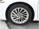 235/45R18タイヤを装備しています。※各ホイールのキズ等をご確認くださいませ。