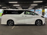 このお車は当店に展示はしておりません。ご希望の店舗(弊社U-Car取り扱い22店舗)へ直接配送しご商談の流れになります。ご成約が必須ではありませんのでお気軽にお問い合わせ下さい。