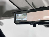 バックミラーにバックカメラの表示も可能です!