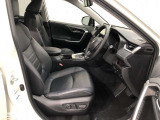 【運転席・助手席】です!実際お座りいただくのが分かりやすいと思いますので、ぜひお気軽にご来店ください♪状態もいいですよ☆