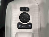 オート格納機能付きミラー キーフリーシステムのドア施錠に連動して自動的に格納!乗降時のミラー操作の手間が省けて便利です♪閉じ忘れを防げるほか、降車の直前まで後方の確認ができます!!