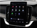 Google搭載のボルボなら、車内にいながら多彩なデジタルライフをお楽しみいただけます。Google Playから必要なアプリをダウンロードして、有意義な移動時間を楽しみましょう。
