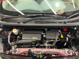 エンジンルームもクリーニング済みできれいですよ。日産の整備士がしっかりと丁寧に点検していますので安心してお乗りいただけます