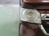 LEDヘッドライトは、点灯の瞬間から光量を発揮し、突然暗くなるトンネルなどでの安定感を高めます。