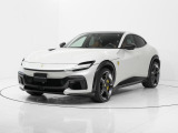 カーボンファイバー製フロントスポイラーを装着しております。