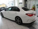 新車,中古車が常時15台を展示。