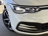 LEDマトリックスヘッドライト「IQ.LIGHT」。対向車や先行車を検知し、LEDを個別制御。まぶしさを抑えながら、夜間の視界をしっかり確保。