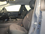 フロントシートです。シートは車両から取り外して徹底洗浄!安心してお座りいただけます!