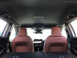天井も綺麗です☆私は中古車を見るときに天井を良く見るようにしています☆ここが綺麗な車は車内が綺麗なことが多いです☆