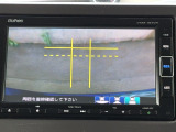 カラービジョンとガイド線で見やすい視点切替式のバックモニター。
