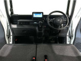 【前方視界】開放的な前方視界!運転がしやすく疲れにくいです♪窓が大きく、見通しがとっても良いおクルマですよ♪