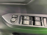パワーウィンドウスイッチや電動格納ミラースイッチが運転席ドアに集約されています♪