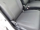 運転席の表皮や使用状態を確認できます。