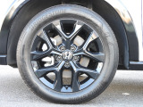 ★左前タイヤ★スタイリッシュなデザインです!タイヤ詳細 225/55R18インチでタイヤの溝は、5mmございます。