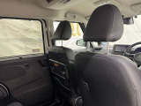 運転席後ろ側です。