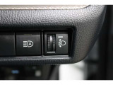車体が傾いた状態の時にヘッドライトの光の高さを上下に調整することが出来ます!