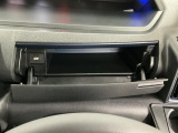 【インパネアッパーボックス】サッと取り出せてサッとしまえる、運転席の目の前にはボックスが装備されております!薄型のボックスティッシュなど収納可能☆