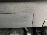 膝用のエアバックが装備されております。