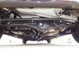 車両下部や足回りの状態を確認できます。