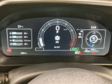 スポーツ走行に必要な視認性と車両情報にフォーカスしたメーター