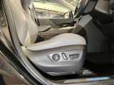 パワーシート搭載。微妙な調整が手軽にでき、ピッタリなポジションで運転することが可能です。