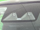 【スマートアシスト】走行中に前方の車両等を認識し、衝突しそうな時は警報とブレーキで衝突回避と被害軽減をアシスト。より安全にドライブをお楽しみいただけます。