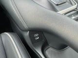 USBポート、運転席側助手席側後席についていて便利です。