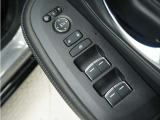 ◆パワーウィンドウスイッチ◆運転席から全席の窓の開閉操作を行うことが出来いつでも換気ができます!