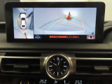 純正ナビ付です。もちろん車両後方を表示するバックガイドモニターが付いていて車庫入れ安心!