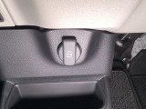 車内で便利な電源供給。【アクセサリーソケット】で、スマートに充電!