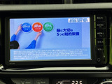 停車中には画面でテレビ番組などの映像を視聴でき、休憩時間の気分転換にも活用できます。操作項目も画面上で確認しやすく、車内で過ごす時間に便利な装備です。