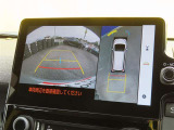 バックカメラの他に上から見下ろしたような画像が見れるアラウンド(全方位)モニター。前後左右を把握できます!