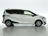 【電動スライドドアボタン】 車内からも開閉可能なスライドドアスイッチが付いています☆ (^_-)-☆ お荷物を抱えてドアが開けられないなんて事もありますよね!そんなお連れ様にも喜ばれる♪親切な機能です