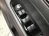 パワーウインド・電動格納付きドアミラースイッチは、ドアに集中☆