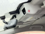 【アイサイトVer2】前方の車両等を検知し、衝突しそうな時は警報で注意を促し、ブレーキを踏む力をサポート。ブレーキを踏めなかった場合は衝突被害軽減ブレーキが作動、衝突回避をサポートします。