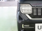 LEDヘッドライトは、点灯の瞬間から光量を発揮し、突然暗くなるトンネルなどでの安定感を高めます。
