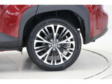 タイヤサイズ(215/50R18)装着しています。